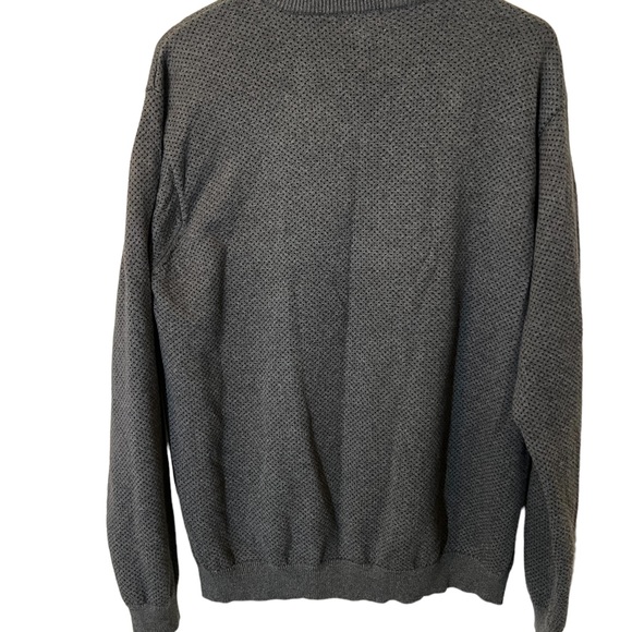 IZOD seater gray with V neck size XXL 100% cotton. - Picture 3 of 5